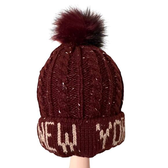 Robin Ruth New York Pom Pom Beanie Winter Knit Cap Hat Burgundy and Beige NWOT - Picture 1 of 11
